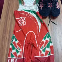 کفش و لباس کشتی