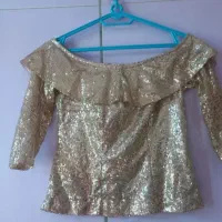 لباس در حد خیلی نو|لباس|میانه, |دیوار