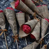 گل ربانی و کاغذی