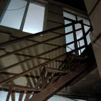 خانه دوطبقه سرویس کامل فقط طبقه دوم حمام ندارد