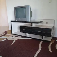 میز با تلویزیون