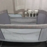 تخت کنار مادر
