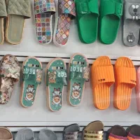 کارگر برای دمپایی و کفش