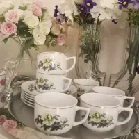 فنجان و نعلبکی قدیمی