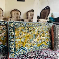 پشتی طرح دار