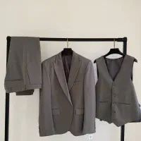 کت و شلوار سایز ۵۰/طوسی روشن