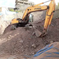 اجاره بیل مکانیکی زنجیری هیوندا ۲۱۰همراه پیکور