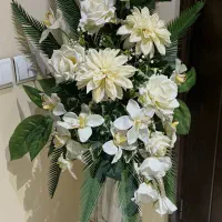 گل مصنوعی روی پایه