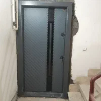 نصاب درب ضد سرقت باز سازی ونوساز همراه باگجکاری|خدمات پیشه و مهارت|رشت, استقامت ۲|دیوار