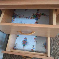 میز تلفن سالم و جادار|میز تلفن|یزد, |دیوار