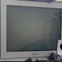 تلویزیون قدیمی کاملآ سالم (با کنترل)