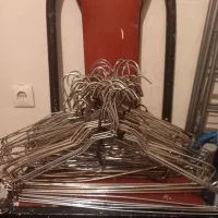 تعدادی چوب لباسی