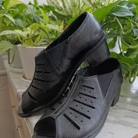 صندل تابستانی چرم سایز ۴۰