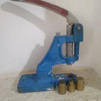 دستگاه دکمه زن