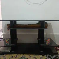 میز شیشه ای برای تلویزیون