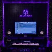 استودیو موزیک BLACK CUBE