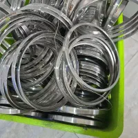 استخدام نیروی تولید آقا