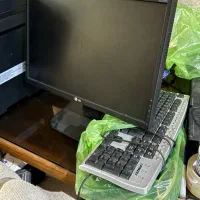 کیس و مانیتور و کیبورد