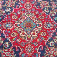 فرش دستباف با طرح و رنگ عالی و تمیز