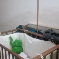 تخت یا گهواره بغل تخت مادر ک|تخت و صندلی بچه|قم, حاج زینل|دیوار
