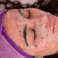 پاکسازی وفشیال و شینیون و میکاپ تخفیف|خدمات آرایشگری و زیبایی|قم, شهرک امام حسین|دیوار