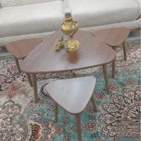 میز عسلی و درب ورودی