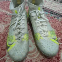 کفش فوتبال چمنی