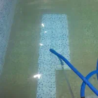 تاسیسات و جاروی استخر