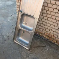 سینک  تمیز  فقط چند ماه استفاده شده