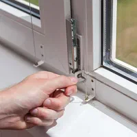 ریگلاژ و تعمیر درب و پنجره دوجداره