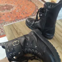 یه بوت سالم و. تمیز و‌گرم|کفش و لباس بچه|تهران, امام زاده حسن|دیوار