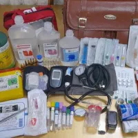 تزریقات. وصل سرم در منزل توسط پرستار خانم و اقا