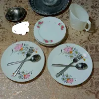 تعدادی ظروف سِرو