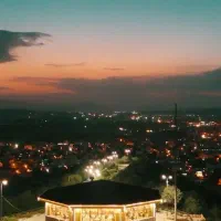 به چند سالندار آقا و خانم نیازمندیم