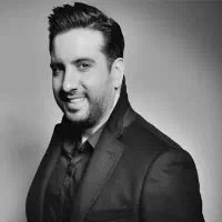 ۲ عدد بلیط کنسرت فردا امید حاجیلی