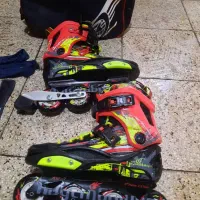 دوعدد اسکیت|دوچرخه، اسکیت، اسکوتر|ری, شهادت|دیوار