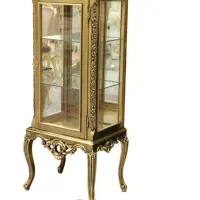 یک جفت ویترین طلاکوب