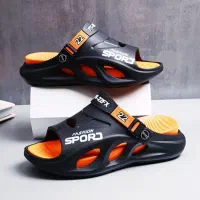 کارگر برای مغازه کفش و کتانی