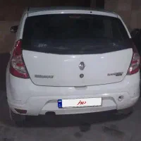 رنو ساندرو اتوماتیک