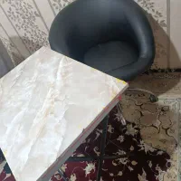 صندلی و میزتاشو