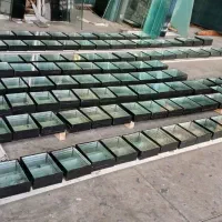 کارگر شیشه بری