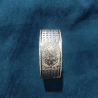 طلا وزن۱۳.۲۲ـ دو و نیم درصد بالای تابلو