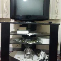 تلویزیون و میز تلویزیون