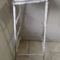 چهار پایه فلزی