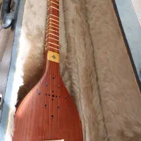 سه تار متین ،بسیار سالم و تمیز ، دارای هاردکیس