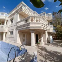 منطقه ۳ ویلای ۱۰۰۰متری / ۱۳۰۰ متر بنا