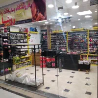 کلیه اجناس و دکور مغازه اکسسوری واگذار می شود|زیورآلات و اکسسوری|دلیجان, |دیوار