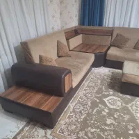مبل راحتی ال همراه پاف و شیشه