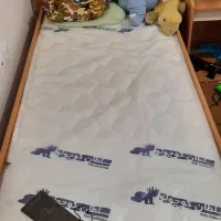 تخت همراه تشک و ویترین