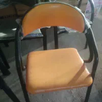 دو عدد صندلی